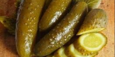 Cucumbers u senfru izlivaju recepte za zimu
