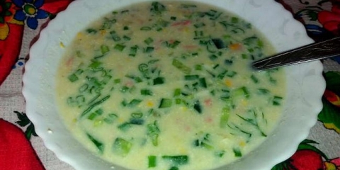 Okruška na kefiru sa mineralkom - klasični recept sa kobasicom