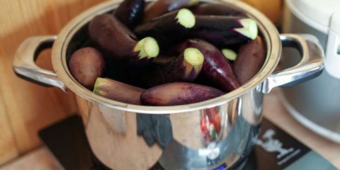 Kuhana patlidžana sa sirćetom i uljem