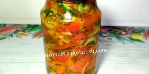 Povrtna salata od krastavaca, bibera i lukara rajčice za zimu