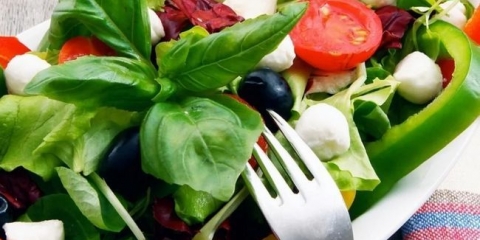 Povrće salate - jednostavne i ukusne recepte bez majoneza