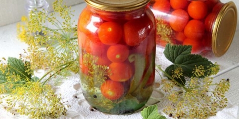 Rajčica sa grožđem bez sirćeta za zimu