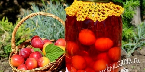 Strašna kombinacija ili kompot sa alyci i maline za zimu na banci od 3 litre