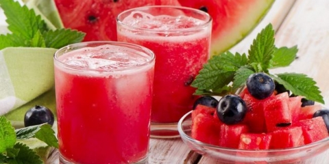 Kuhanje smoothie iz mesa lubenice