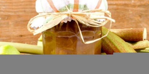 Začinjeni sos od rabarbara do mesa