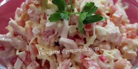 Jednostavna salata sa rakim štapićima bez kukuruza