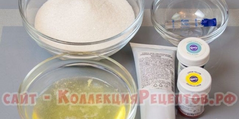 Višebojni meringue na švicarskom merengeu. Savršeni desert i ukras za kolače, kolače, kolače