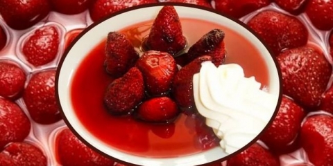 Recepti od jagoda deserta, kuhajući jagode u vinu