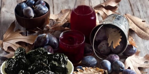 Recepti mjesečevih telefona na šljive, bojenje jakog alkohola