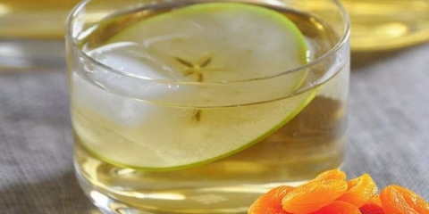 Recepti tinktura motrogona na kurageu, kuhanje boca sušenog voća