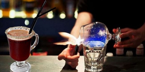 Recepti priprema popularnih kokteli za samo zasnovan