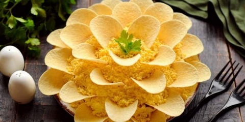 Chrysanthemum salata za novu godinu 2022. - prva će biti otkrivena iz tabele