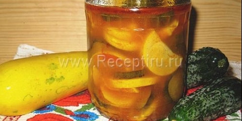 Salata od krastavca i tikvice u rajčici ispunite