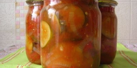 Salata od krastavca u paradajz sosu