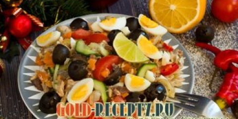 Fish konzervirana salata sa krastavcem, paradajzom i maslinama