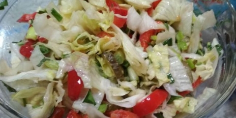 Salata sa salatom za ledene breg - jednostavni i ukusni recepti za pripremu