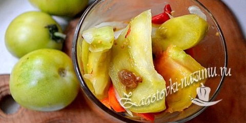 Zelena salata od rajčice sa češnjakom za zimu