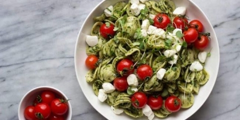 Caprese salata - klasični recept sa mocarelom i paradajzom