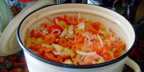 Salata oštar sa biberom i paradajzom