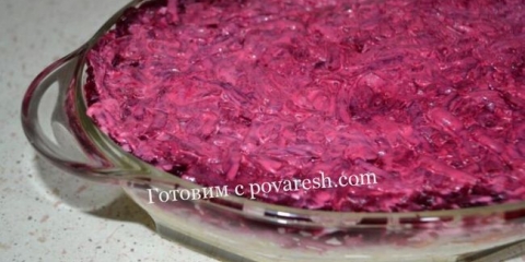 Salata sa sandukom ispod krznenog kaputa - classic korak po korak recept