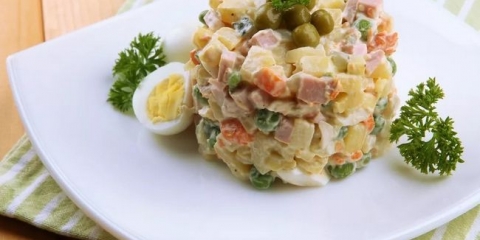 Salate za novu godinu 2022. - jednostavni i ukusni recepti