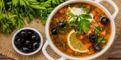 Nacionalno meso solyanka - ukusni klasični recepti