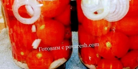 Slatka marinirana rajčica s lukom za zimu