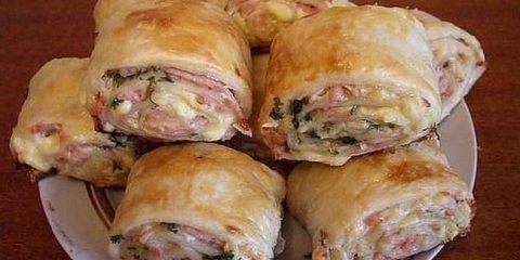 Podni peciva sa kobasicom i sirom