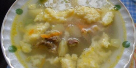 Juha sa galuškom - recept za kuhanje na pilećim juhu