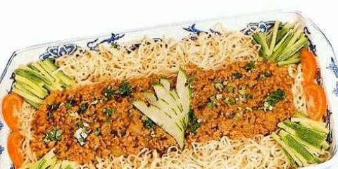 Svinjetina sa rezancima