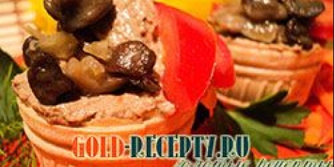 Tartlets sa domaćim pilećim paštetom, gljivama i paradajzom