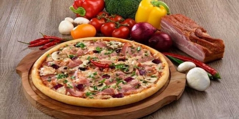 Tijesto za pizzu je tanka i mekana, kao u pizzeria - 8 recepata