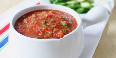 Tri najbolja recepta za ukusnu adzhiku sa hrencom bez paradajza