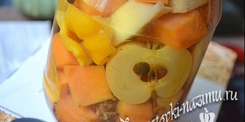 Bundeva marinirana jabukama za zimu