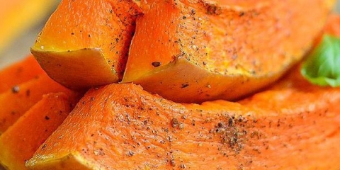 Bundeva pečena u pećnici sa šećerom: 5 najboljih ideja za osjetljive deserta