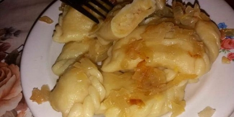 Knedle sa krompirom i prženim lukom