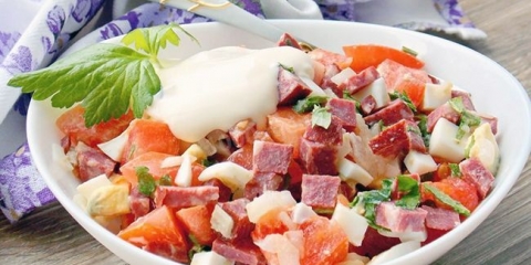 Ukusne salate od dimljene kobasice