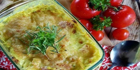 Kasena sa mljevenim mesom i krompirom u pećnici - ukusni recepti od krompirskog kasela